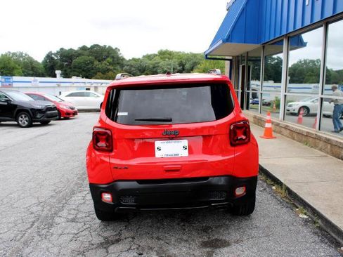 Used 2021 Jeep Renegade Latitude w/ Luxury Group II image 5