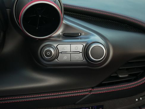Used 2021 Ferrari F8 Tributo RWD image 15