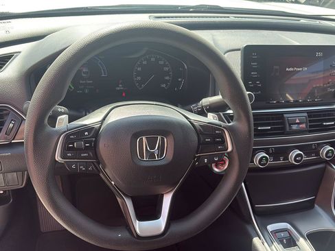 Used 2019 Honda Accord Hybrid image 9