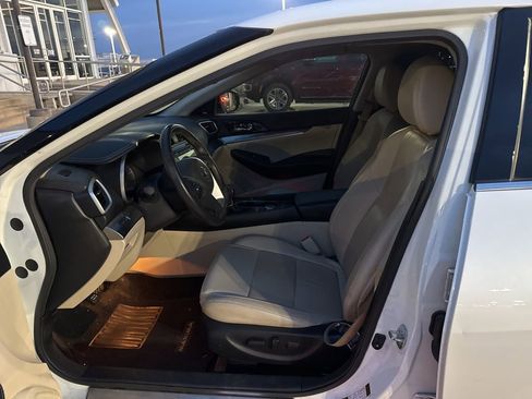 Used 2020 Nissan Maxima 3.5 SL w/ Floor Mat Group image 8