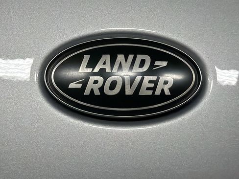 Used 2023 Land Rover Discovery HSE R-Dynamic AWD/4WD image 12