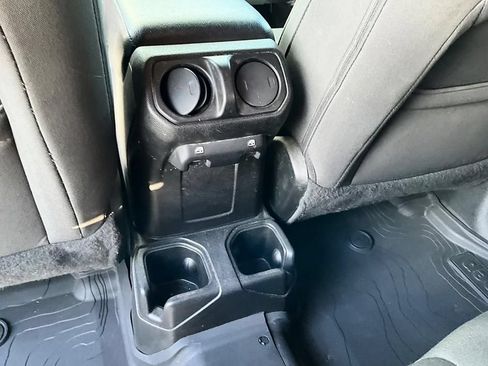 Used 2021 Jeep Wrangler Unlimited Sport AWD/4WD image 28