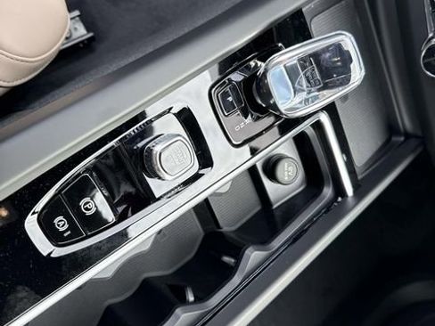 New 2026 Volvo XC60 B5 Plus image 28