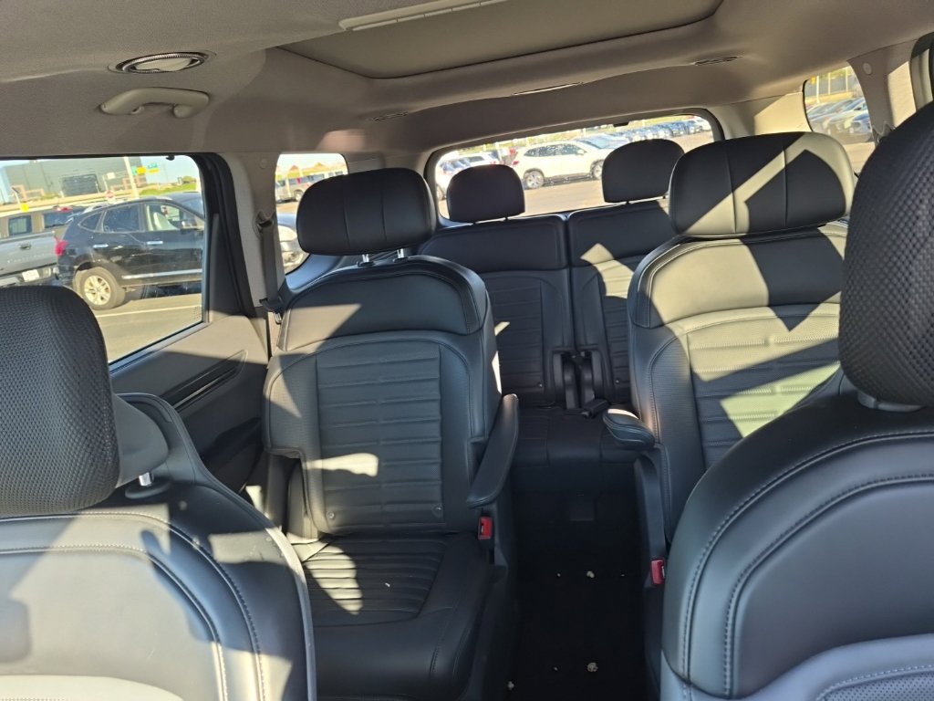 Used 2024 Kia EV9 Land AWD/4WD image 16