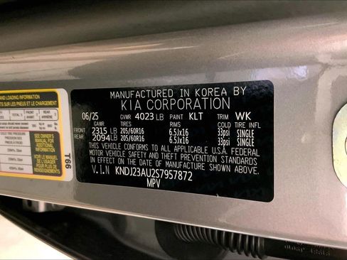 Certified 2025 Kia Soul LX w/ LX Technology Package FWD image 31