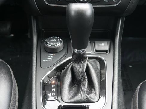 Used 2022 Jeep Cherokee Limited w/ Mopar Interior Package image 22