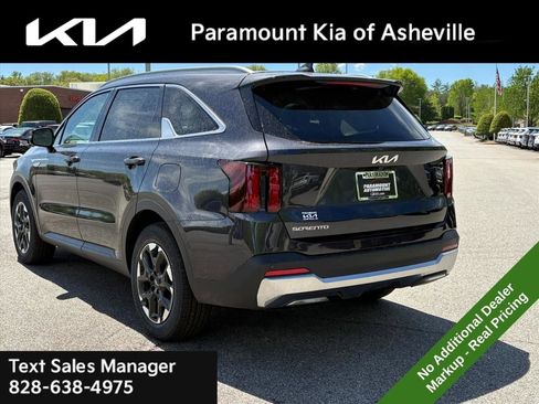 New 2026 Kia Sorento S FWD image 4