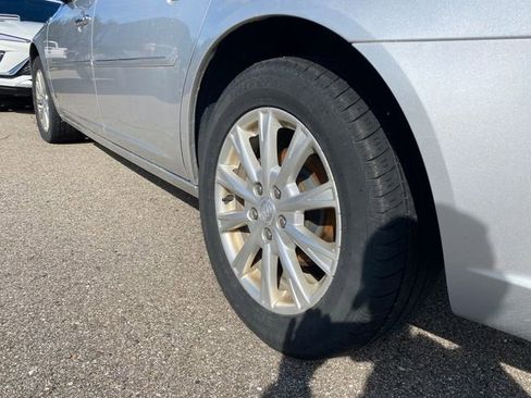 Used 2009 Buick Lucerne CXL image 12