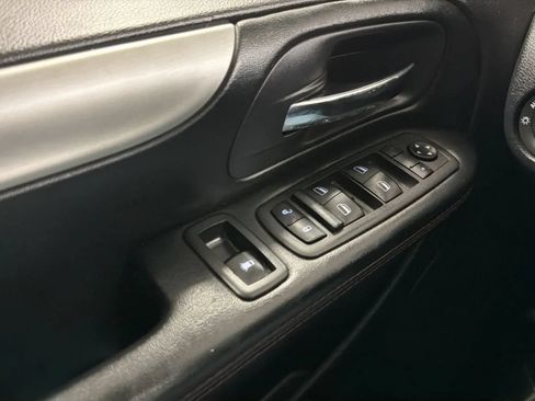 Used 2019 Dodge Grand Caravan GT FWD image 16