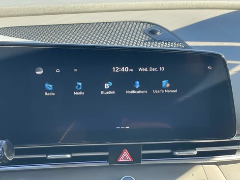 Certified 2024 Hyundai Elantra Blue image 12