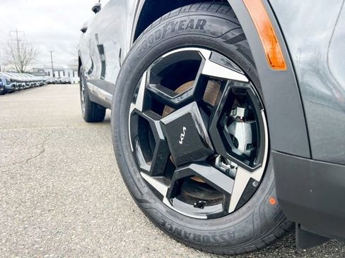 Certified 2026 Kia Sportage EX w/ EX Panoramic Sunroof Package image 2