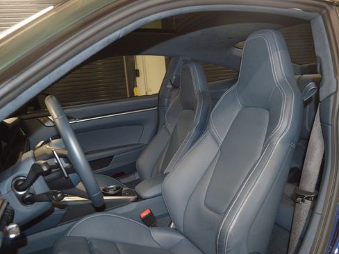 Certified 2025 Porsche 911 Turbo AWD/4WD image 5