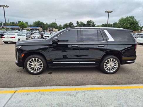 Used 2024 Cadillac Escalade Premium Luxury w/ LPO, Floor Liner Package AWD/4WD image 10