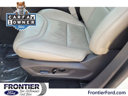 Used 2020 Ford Explorer Platinum w/ Premium Technology Package AWD/4WD image 23