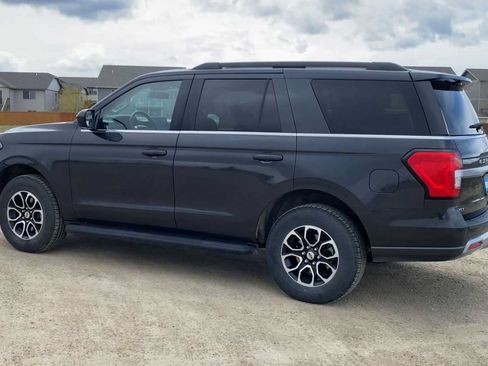 Used 2024 Ford Expedition XLT AWD/4WD image 6
