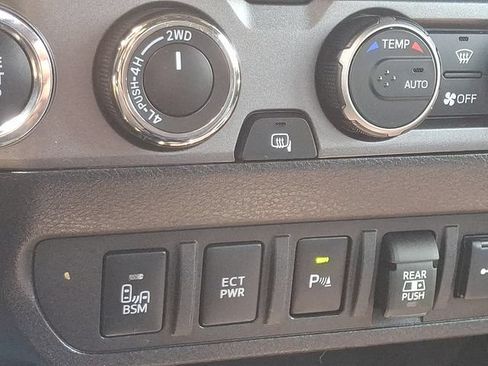Certified 2023 Toyota Tacoma TRD Off-Road w/ Technology Package AWD/4WD image 23