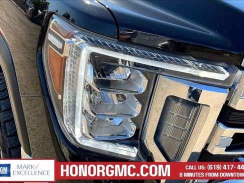 Used 2022 GMC Sierra 2500 SLT w/ SLT Convenience Package AWD/4WD image 37