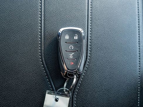 Used 2023 Chevrolet Traverse LT w/ LPO, Floor Liner Package image 32