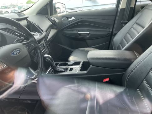 Used 2019 Ford Escape Titanium AWD/4WD image 25