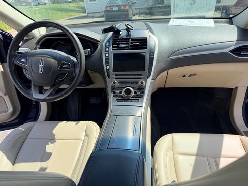 Used 2017 Lincoln MKZ Premiere image 18