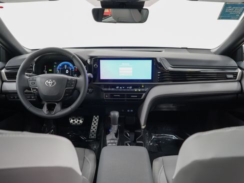 Used 2025 Toyota Camry SE w/ Multimedia Upgrade Package AWD/4WD image 13