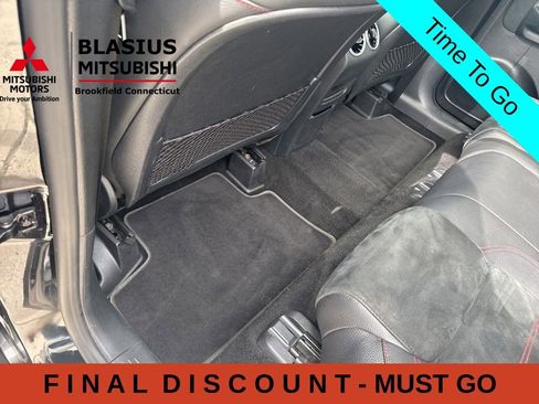 Used 2021 Mercedes-Benz GLB 250 4MATIC w/ AMG Line image 41