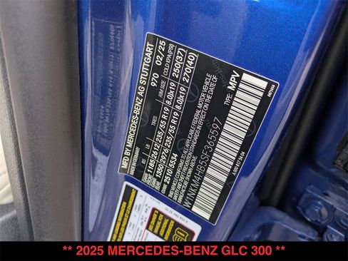 Used 2025 Mercedes-Benz GLC 300 GLC 300 image 36
