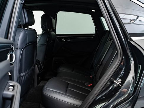 Certified 2024 Porsche Macan S image 44