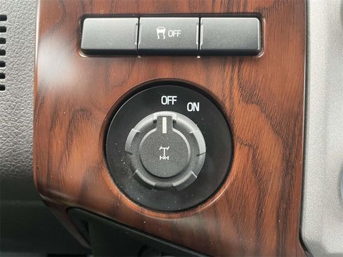 Used 2015 Ford F250 Lariat w/ Lariat Ultimate Package image 21