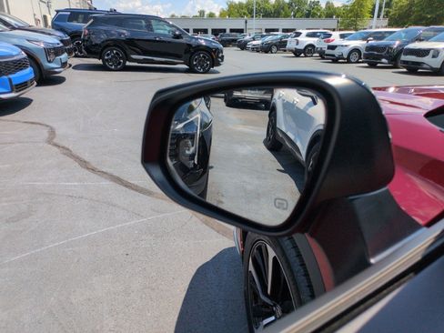 Used 2021 Toyota Highlander XSE AWD/4WD image 11