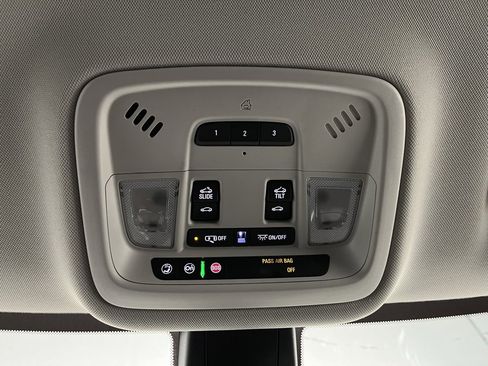 Used 2019 Chevrolet Traverse RS w/ LPO, Floor Liner Package image 9