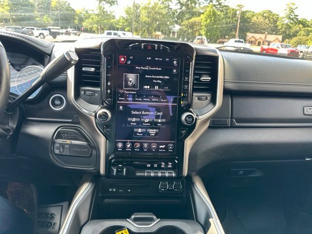 Used 2019 RAM 3500 Laramie AWD/4WD image 12