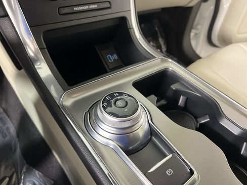 Used 2022 Ford Edge Titanium AWD/4WD image 17