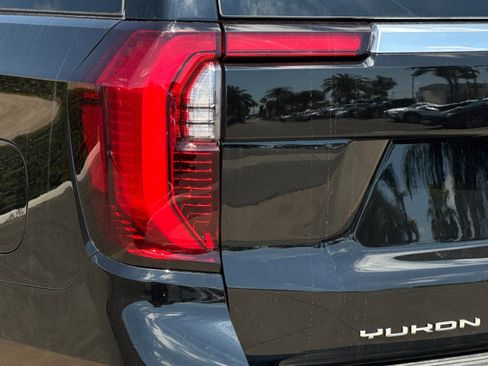 New 2026 GMC Yukon Denali w/ Denali Reserve Package AWD/4WD image 29
