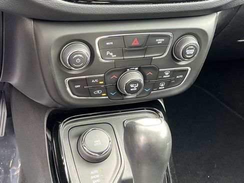 Used 2019 Jeep Compass Limited w/ Safety & Security Group AWD/4WD image 34