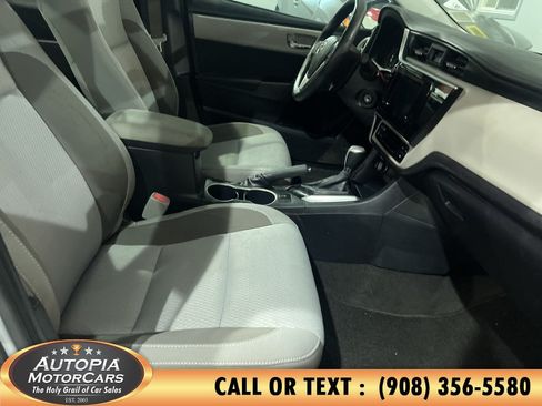 Used 2017 Toyota Corolla LE w/ LE Premium Package w/Moonroof FWD image 10
