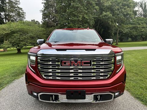 Used 2022 GMC Sierra 1500 Denali w/ Denali Reserve Package AWD/4WD image 3