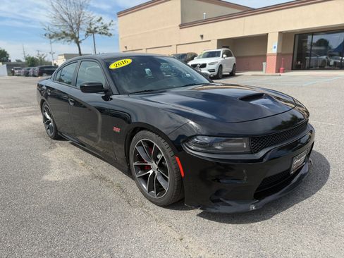 Used 2016 Dodge Charger R/T Scat Pack w/ Beats Audio Group RWD image 6