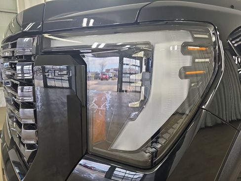 Used 2025 GMC Sierra 2500 Denali Ultimate image 35