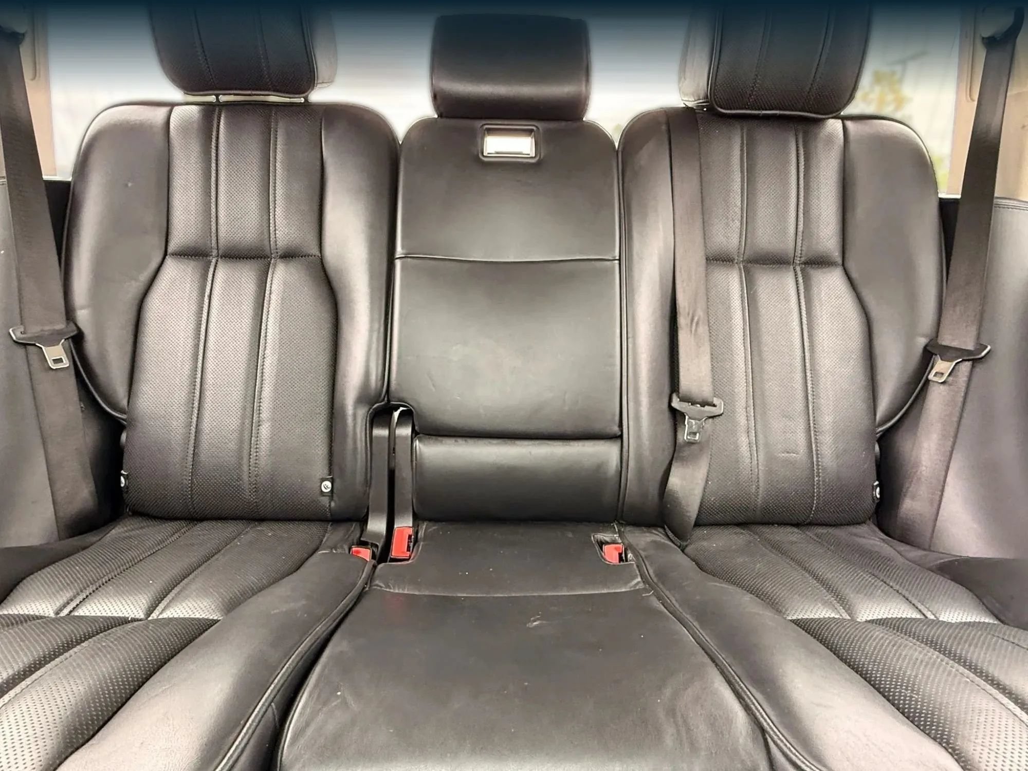 Used 2011 Land Rover Range Rover HSE LUX AWD/4WD image 22