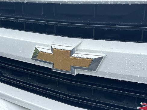 Used 2018 Chevrolet Silverado 1500 LT w/ All Star Edition AWD/4WD image 7