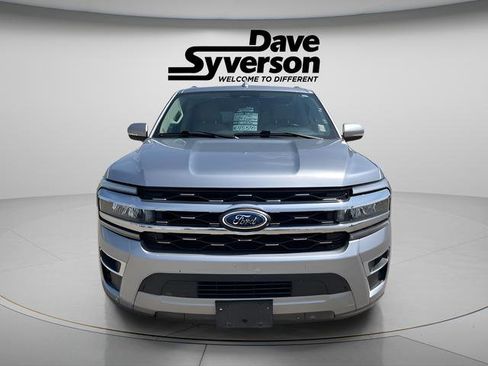 Used 2024 Ford Expedition Limited AWD/4WD image 2
