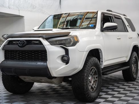 Used 2018 Toyota 4Runner TRD Off-Road w/ TRD Performance Package AWD/4WD image 3