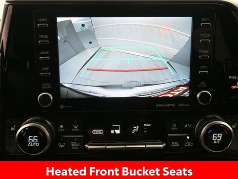 Certified 2021 Toyota Highlander XLE image 17