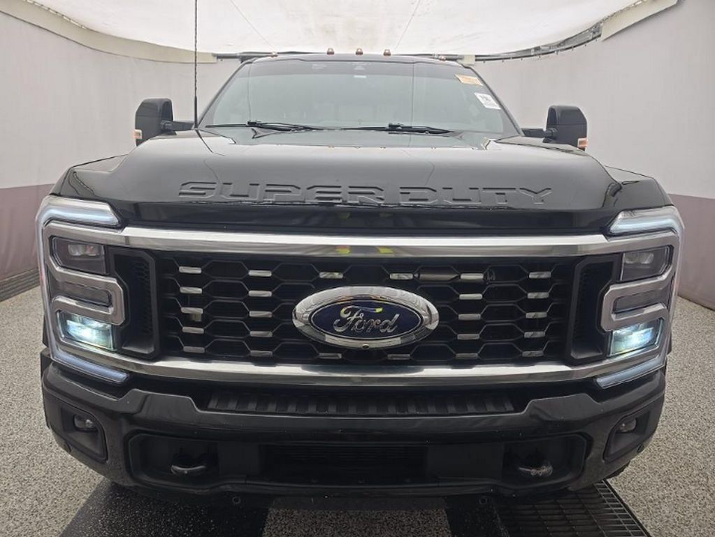 Used 2025 Ford F450 Platinum w/ FX4 Off-Road Package AWD/4WD image 3