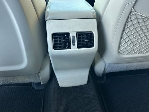 Used 2013 Subaru Outback 3.6R Limited image 15