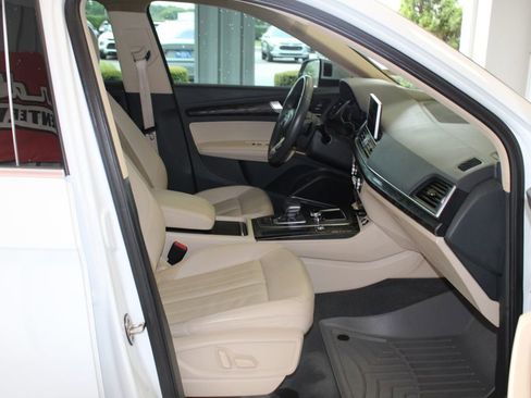 Used 2020 Audi Q5 Prestige AWD/4WD image 36