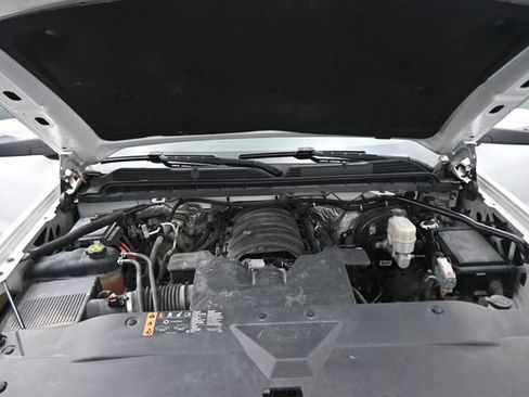 Used 2018 Chevrolet Silverado 1500 LTZ Z71 w/ LTZ Plus Package AWD/4WD image 12