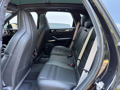 Used 2021 Porsche Cayenne Turbo S image 47