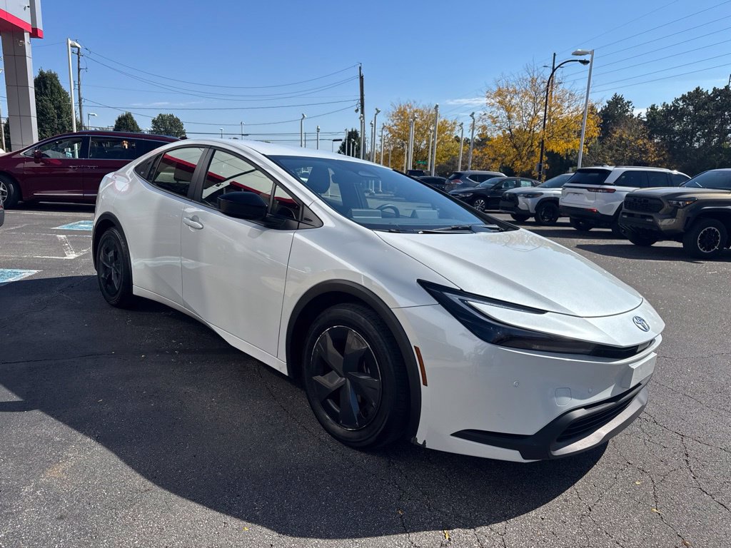 Certified 2023 Toyota Prius LE FWD image 10